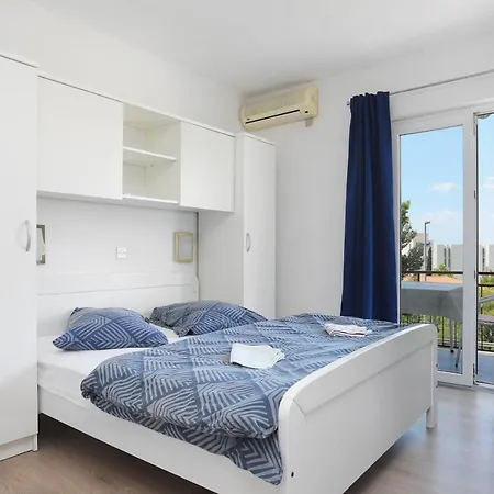 2676a Apartamento Tučepi